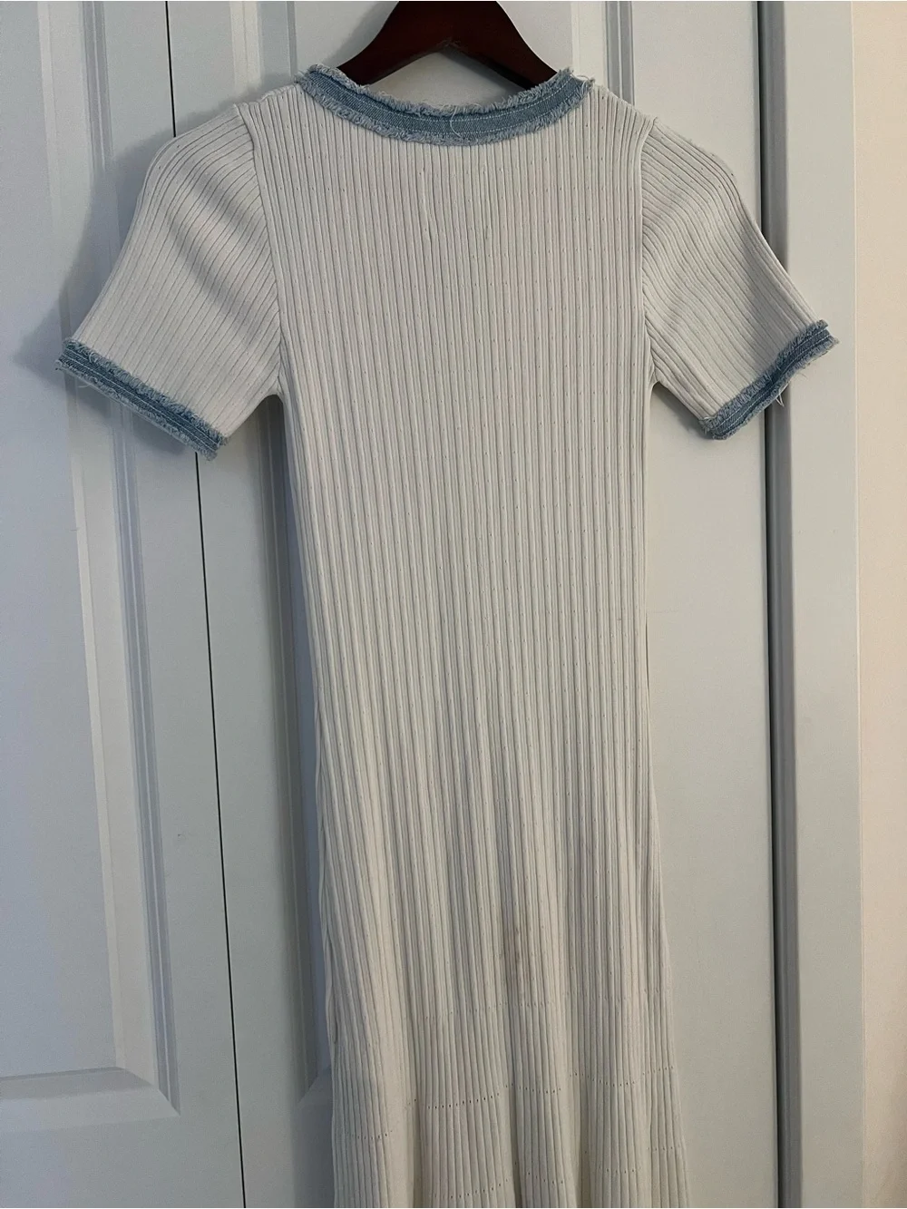 Sandro White Ribbed Maxi Dress with Light Blue Denim Trim - Picture 5 of 6